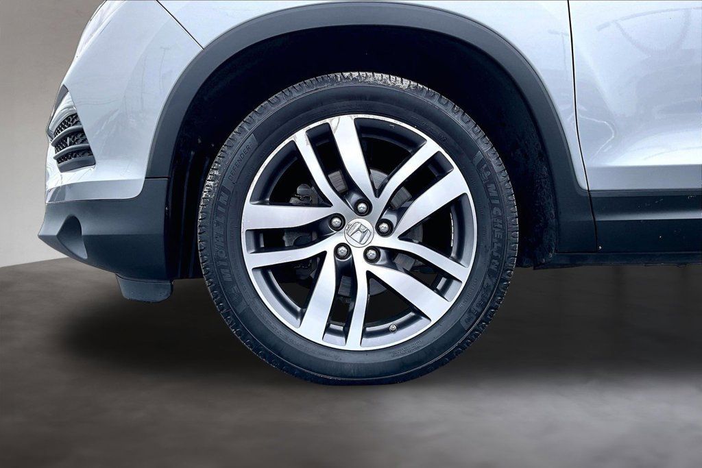 Used 2017 Honda Pilot Elite image 9