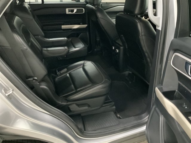 Used 2021 Ford Explorer XLT w/ Equipment Group 202A AWD/4WD image 20
