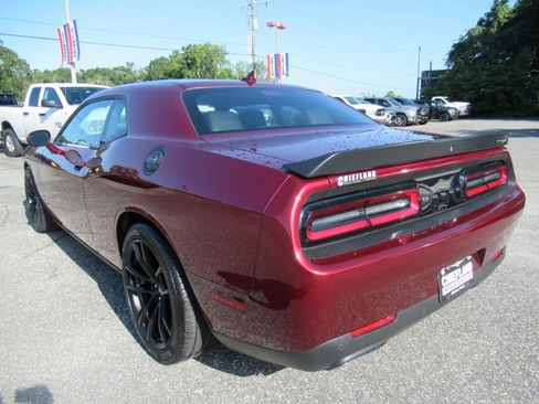 Certified 2022 Dodge Challenger R/T Scat Pack w/ Dynamics Package RWD image 5