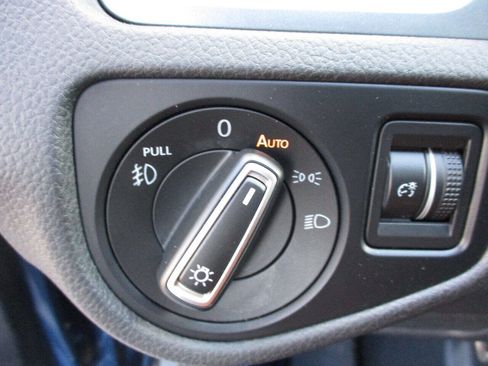 Used 2017 Volkswagen Golf Alltrack SE image 23