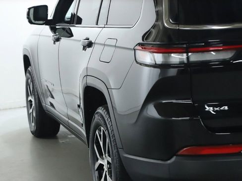 Used 2024 Jeep Grand Cherokee L Limited w/ Luxury Tech Group II image 44