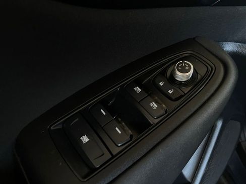 Used 2025 Subaru Outback Premium AWD/4WD image 27