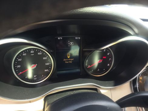 Used 2019 Mercedes-Benz C 300 Sedan image 2