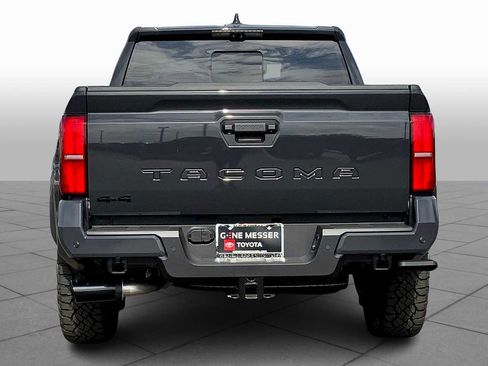 Used 2025 Toyota Tacoma TRD Sport w/ TRD Sport Premium Package image 4