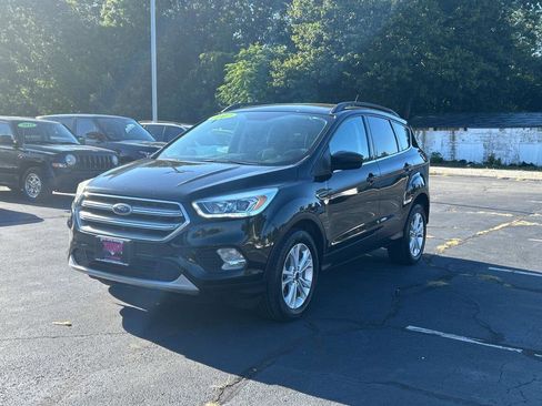 Used 2017 Ford Escape SE w/ Equipment Group 201A image 7