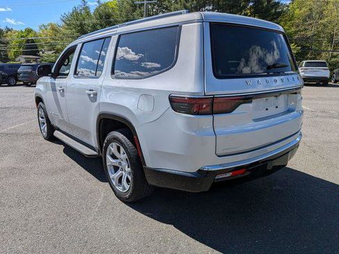 Certified 2022 Jeep Wagoneer Series II AWD/4WD image 8