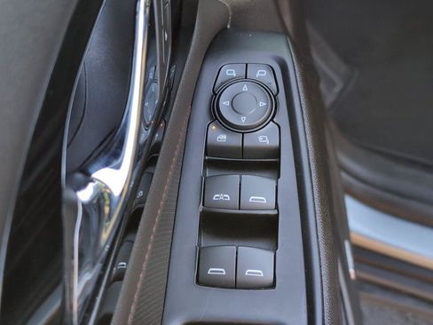 Used 2023 Chevrolet Traverse RS FWD image 19
