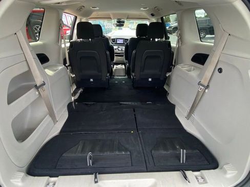 Used 2023 Chrysler Voyager LX FWD image 27