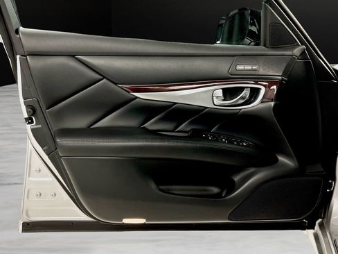 Used 2019 INFINITI Q70 L 3.7 AWD/4WD image 30