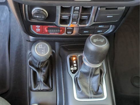 Used 2024 Jeep Wrangler Unlimited Rubicon image 21