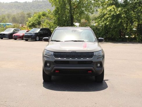 Used 2022 Jeep Compass Trailhawk w/ Trailhawk Convenience Group AWD/4WD image 3