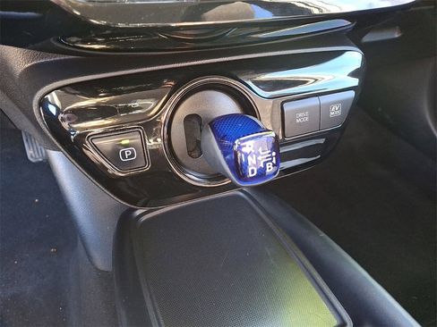 Used 2019 Toyota Prius LE image 15
