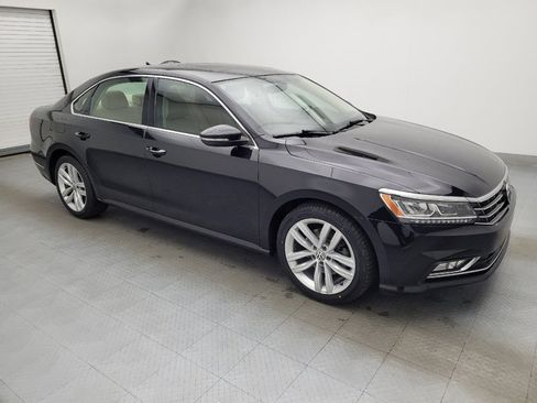 Used 2018 Volkswagen Passat 2.0T SE FWD image 11