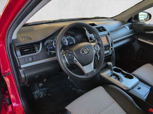 Used 2014 Toyota Camry SE FWD image 10