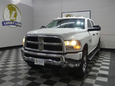 Used 2017 RAM 2500 Tradesman w/ Chrome Appearance Group AWD/4WD image 4