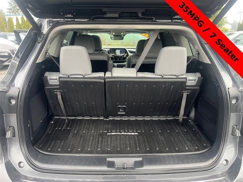Used 2021 Toyota Highlander Limited image 24