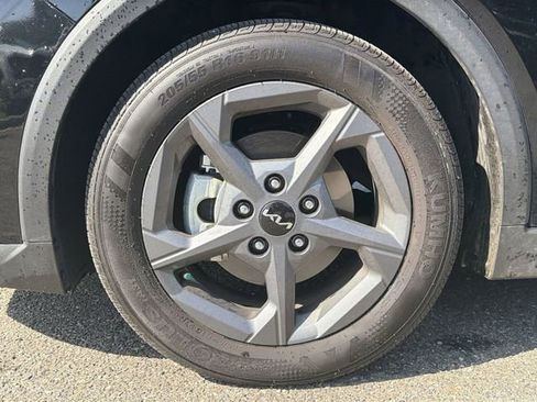 Certified 2025 Kia K4 LXS image 10