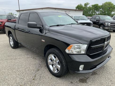 Used 2017 RAM 1500 Express AWD/4WD image 2