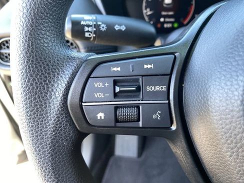 Used 2025 Honda HR-V LX image 30