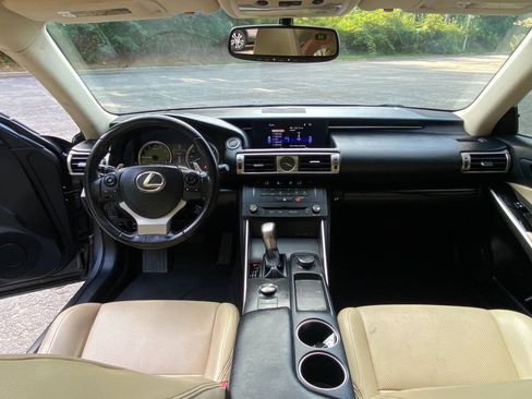 Used 2016 Lexus IS 200t RWD image 40
