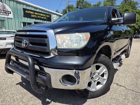 Used 2011 Toyota Tundra 4x4 Double Cab w/ Tow Pkg image 2