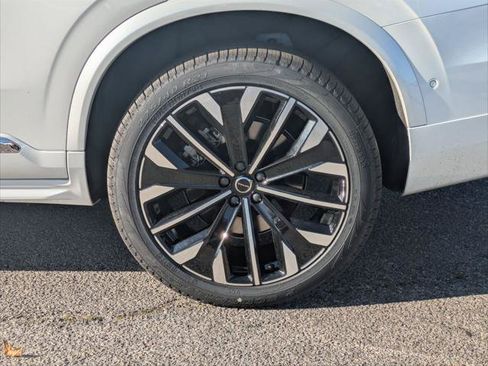 New 2026 Volvo XC90 T8 Ultra w/ Protection Package Premier AWD/4WD image 6