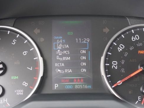 Used 2020 Toyota RAV4 XLE w/ Convenience Package FWD image 41