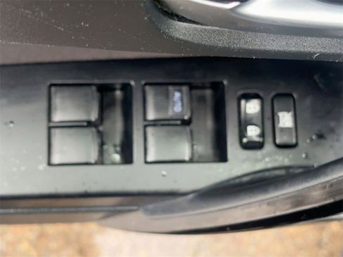 Used 2018 Toyota Corolla iM image 15