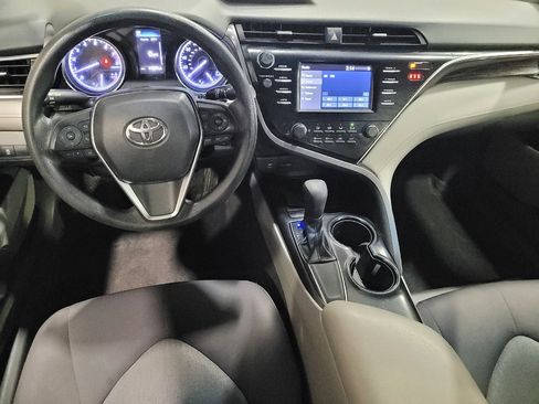 Used 2018 Toyota Camry LE image 22