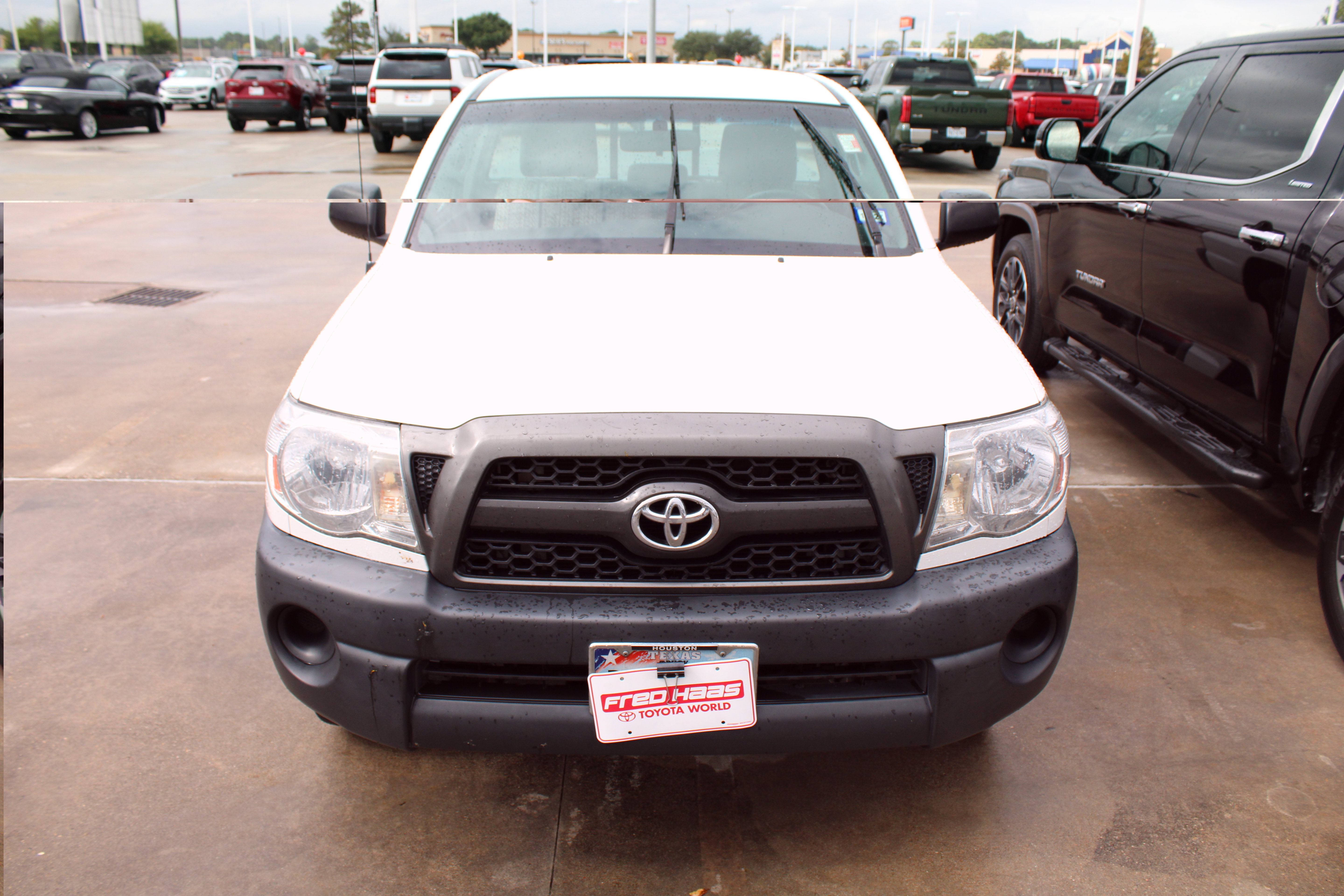 Used 2011 Toyota Tacoma 2WD Regular Cab image 3