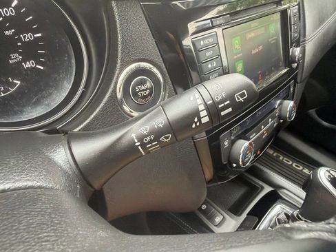 Used 2018 Nissan Rogue SL w/ Premium Package AWD/4WD image 30