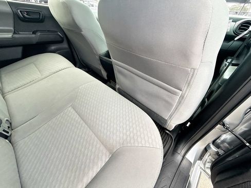 Used 2021 Toyota Tacoma SR AWD/4WD image 31