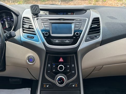 Used 2016 Hyundai Elantra Value Edition image 26