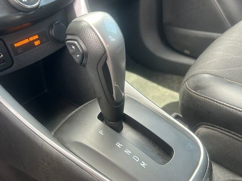 Used 2020 Chevrolet Trax LT w/ LT Convenience Package AWD/4WD image 17