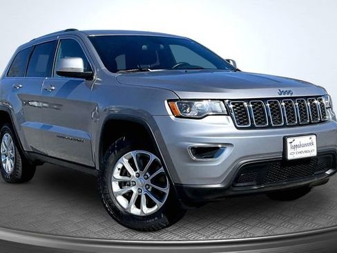 Used 2021 Jeep Grand Cherokee Laredo w/ Security & Convenience Group image 3