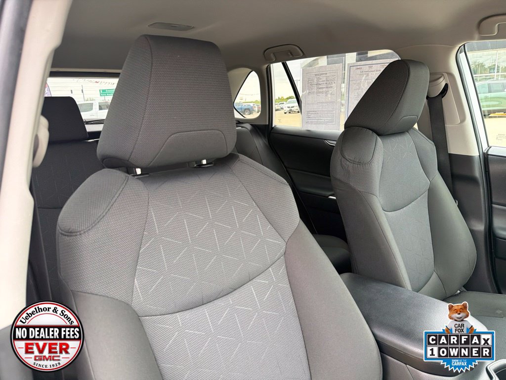 Used 2025 Toyota RAV4 XLE FWD image 4