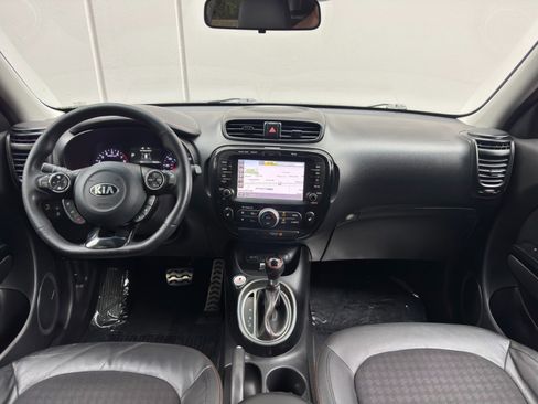 Used 2018 Kia Soul ! w/ Tech Package FWD image 11