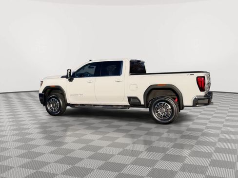 Used 2022 GMC Sierra 2500 SLE w/ SLE Value Package; image 6