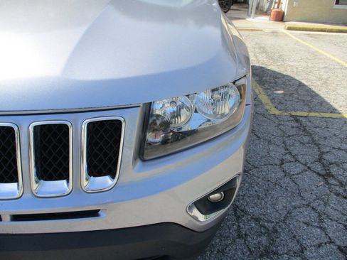 Used 2017 Jeep Compass High Altitude FWD image 24