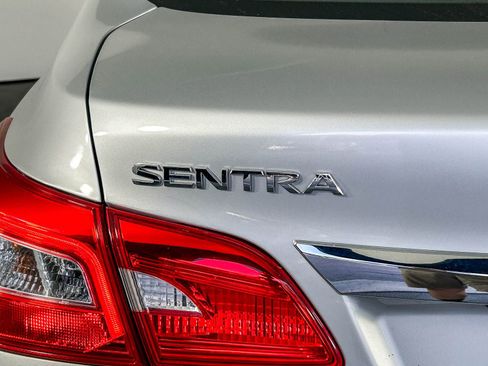 Used 2018 Nissan Sentra SV image 10