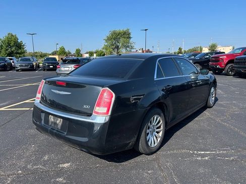 Used 2014 Chrysler 300 RWD image 9