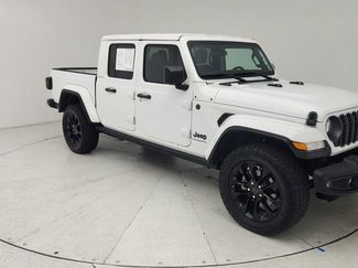 Used 2025 Jeep Gladiator Sport AWD/4WD video 1