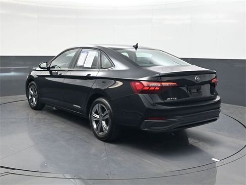 Used 2024 Volkswagen Jetta SE image 6