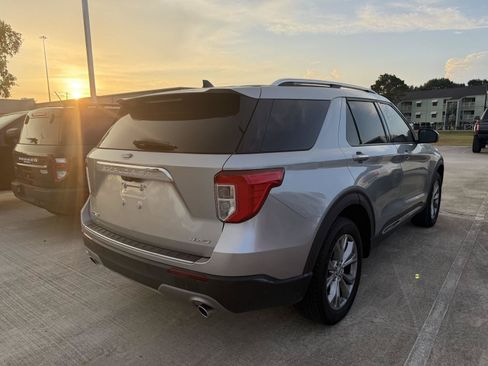 Used 2023 Ford Explorer Limited AWD/4WD image 7