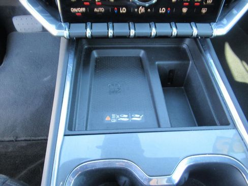 Used 2025 GMC Acadia Elevation image 25