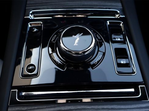 New 2026 Rolls-Royce Spectre image 28