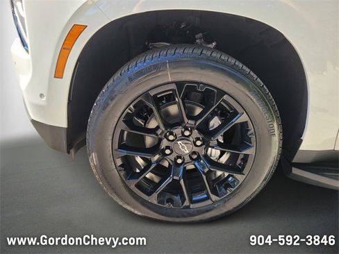 New 2026 Chevrolet Suburban LS image 9