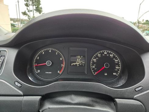 Used 2013 Volkswagen Jetta S image 41