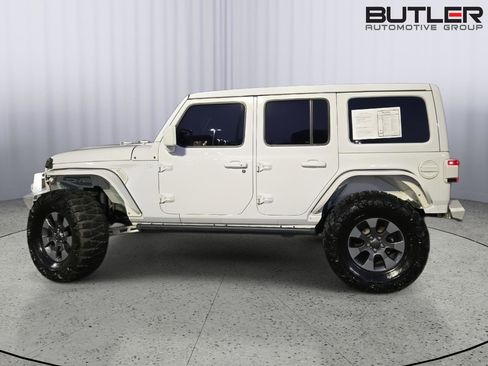 Used 2019 Jeep Wrangler Unlimited Sahara image 9