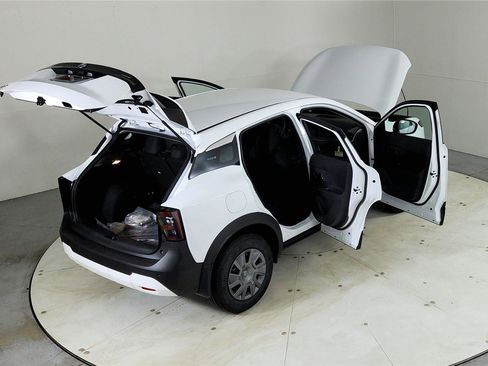 New 2026 Nissan Kicks S image 27